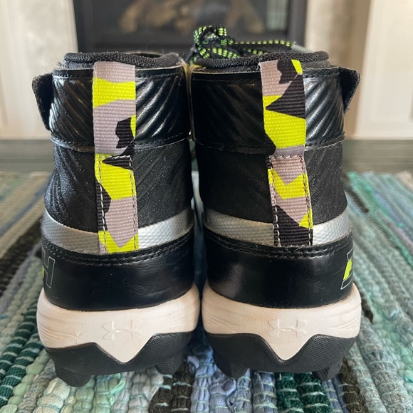 Under Armour Baseball Cleats - Picture 4 of 6